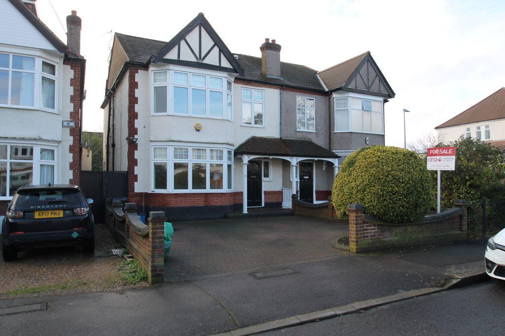 5 bed property in Seagry Road, London